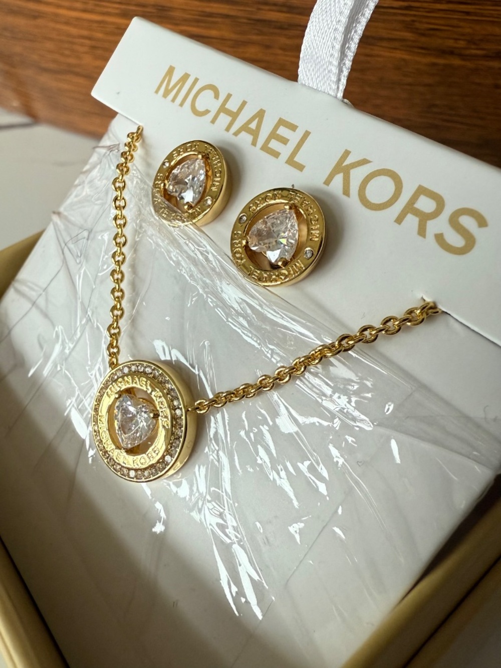 New Michael Kors Set of Gold tone Heart Shape Crystal Necklace & Earrings - Picture 8 of 15